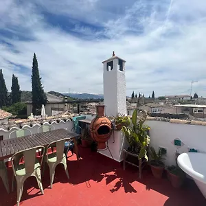 Cosy House, Sunny Terrace, Amazing Views & Outdoor Bathtub! Hébergement de vacances